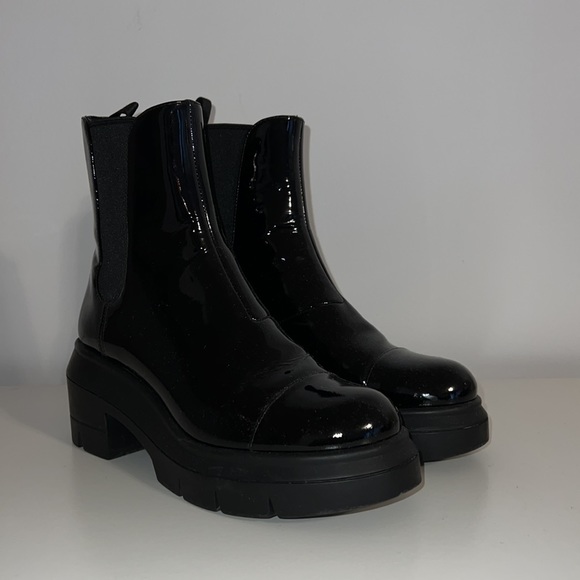 SW Soho Chelsea patent leather boots. - Picture 3 of 5